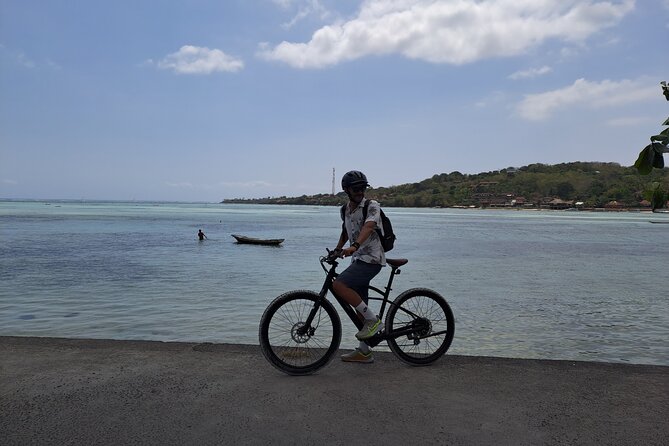 Lembongan Electric Bike tour - Yellow Bridge to Nusa Ceningan: the iconic crossing break