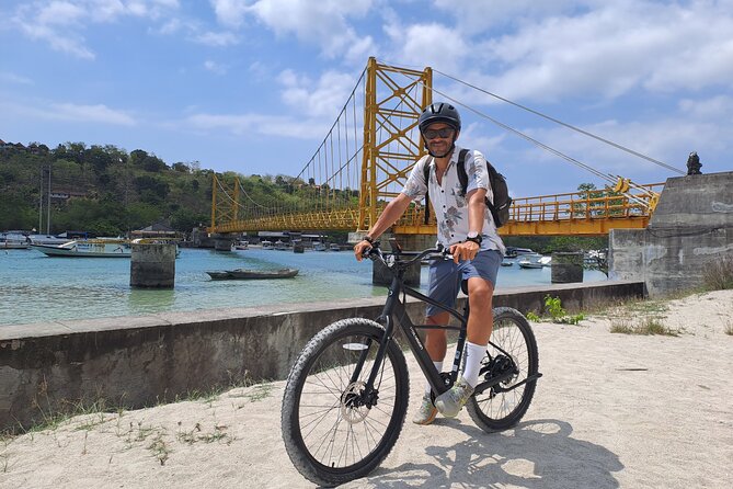 Lembongan Electric Bike tour - Devil’s Tears: cliffside sea spray and rainbow-light moments