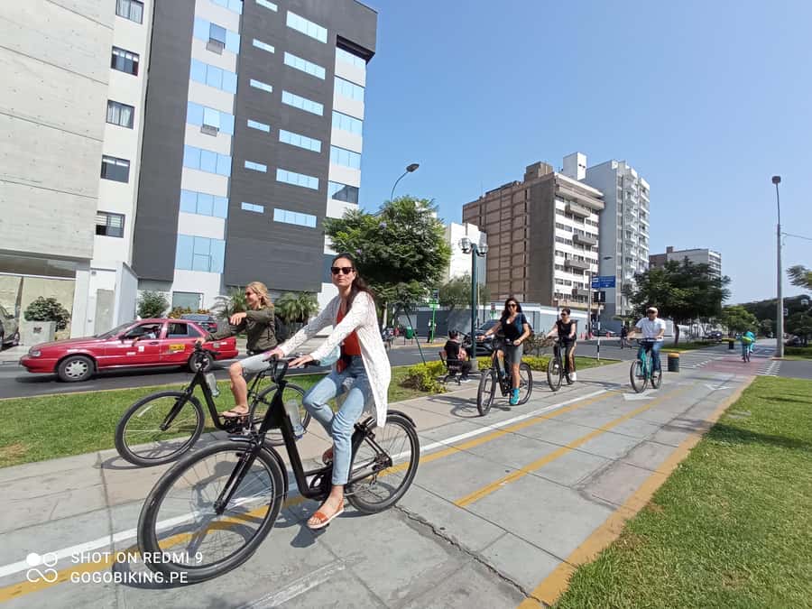 Lima Bike Tour: La Costa Verde & Jesus Statue in Chorrillos - Why this Lima Bike Tour feels like a local morning
