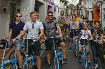 Lion City Bike Tour of Singapore - From the F1 night-race track to Singapore Flyer: the first wow moments