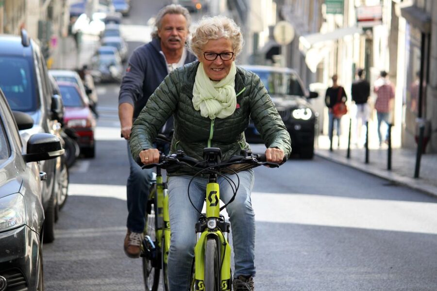 Lisbon: 3-Hour Tour by E-Bike - The guides and bikes: safety, pacing, and that local-story spark