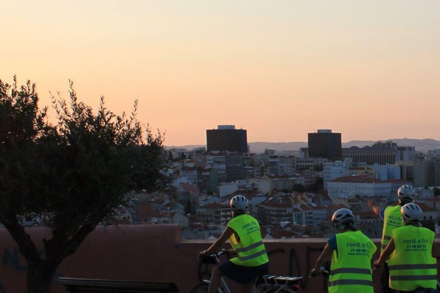 Lisbon: 7 Hills Half-Day Electric Bike Tour - Belmonte Palace, Vila Berta, and the neighborhoods between big sights