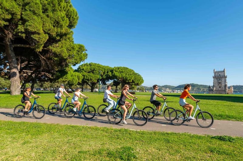 Lisbon Bike Tour: Downhill Downtown Lisbon to Belém - Ginjinha stop and the café break: the tastes that make it feel local