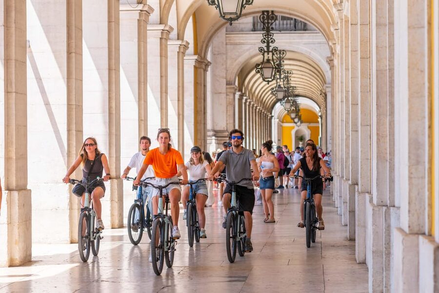Lisbon Bike Tour: Langs de rivier van Belém naar Lissabon - Riding Belém to Lisbon on a flat bike route