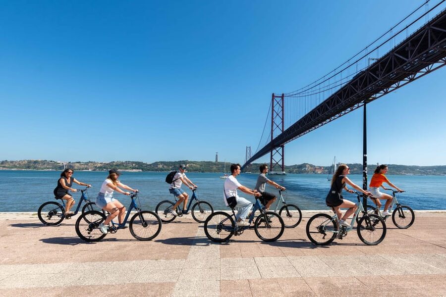 Lisbon Bike Tour: Langs de rivier van Belém naar Lissabon - Meeting at Altis Belém Hotel & Spa without stress