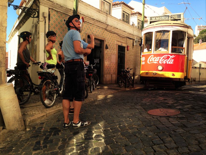 Lisbon: City Highlights and Viewpoints E-Bike Tour - Avenida Almirante Reis to Avenidas Novas: From Historic Corners to Big-City Streets