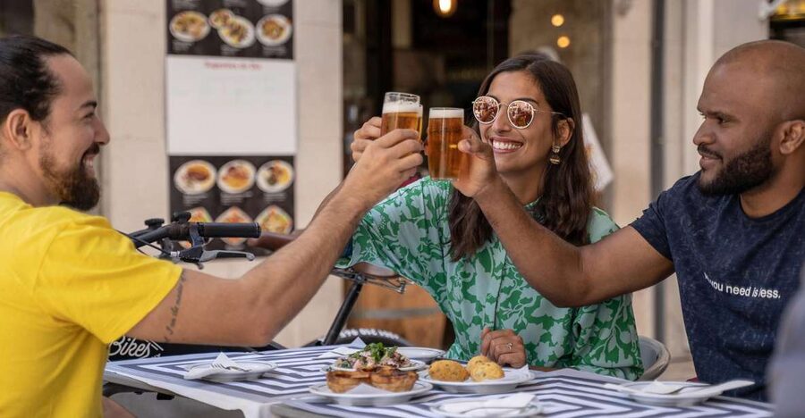 Lisbon: E-Bike Food Tour of Alfama and Old Town - The ride route: from Commerce Square into Alfama