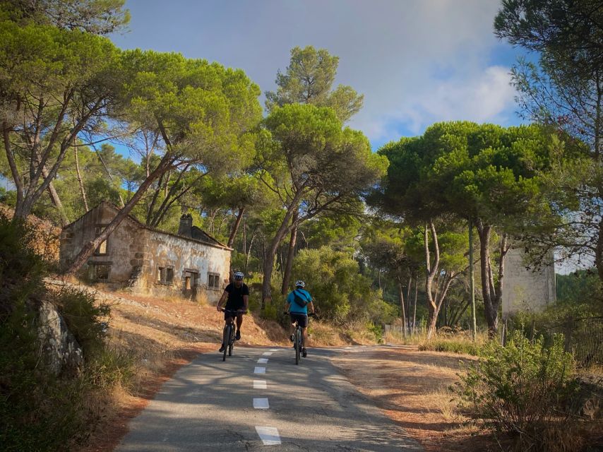 Lisbon: E-bike Trip from the Sintra Mountains to Cascais Sea - Starting in Lisbon, ending in Cascais: the smart flow