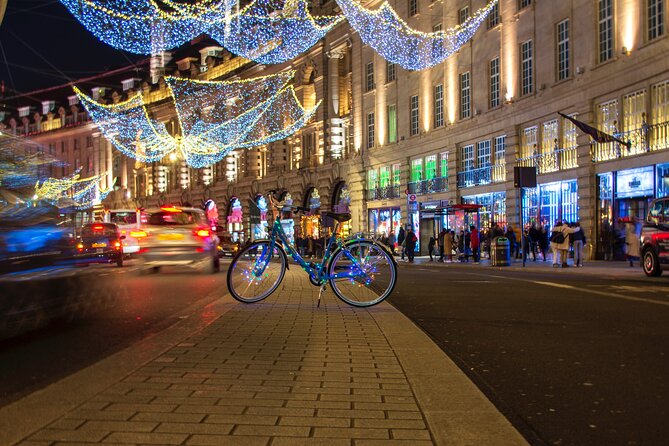 London Christmas Lights Bike Tour with Local Guide - What the biking feels like in winter traffic and crowds