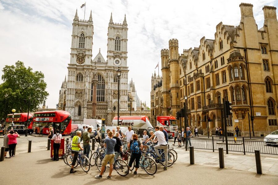 London: Classic Gold 3.5-Hour Bike Tour - Westminster to St James’s Park: belfry views and a green break