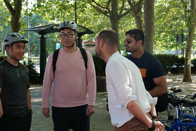 London Classic Landmarks Bike Tour with Local Guide - What’s included (and what you’ll need to handle on your own)