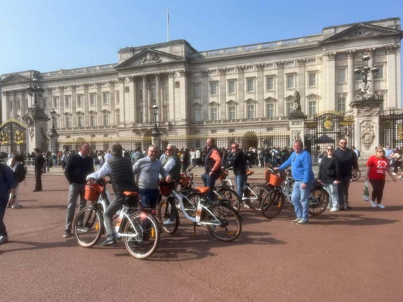 London: Guided E-bike Tour - Clink Prison Museum and the London Bridge approach: a darker twist before the finish