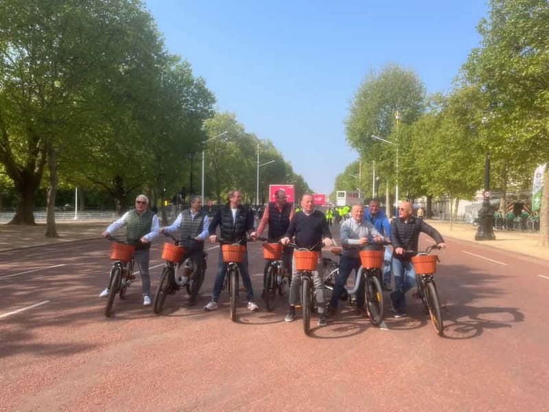 London: Guided E-bike Tour - Tower Bridge photo stop: the best “wrap the loop” moment
