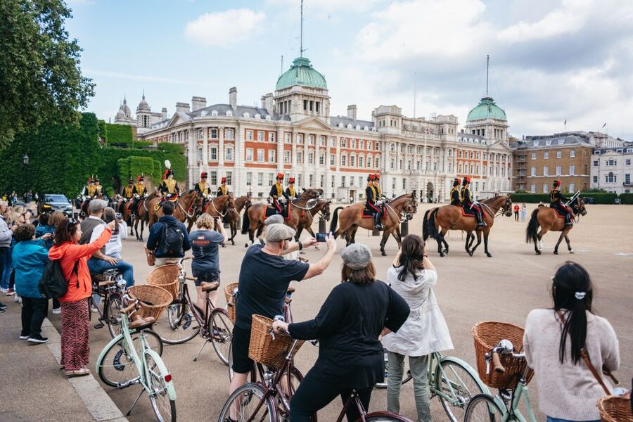 London: Landmarks & Secrets Bike Tour with Pub & Street Art - What You’re Really Buying for $101: Time, Access, and One Fun Left Turn