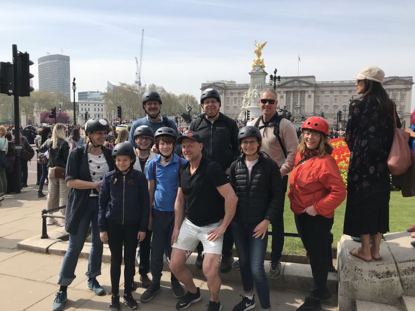 London: Parks and Palaces Guided Morning Bike Tour - Trafalgar Square and Nelson’s Column: A Pause Built for Photos