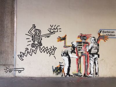 London: Street Art Bike Tour - Small group riding: the difference you feel in conversation