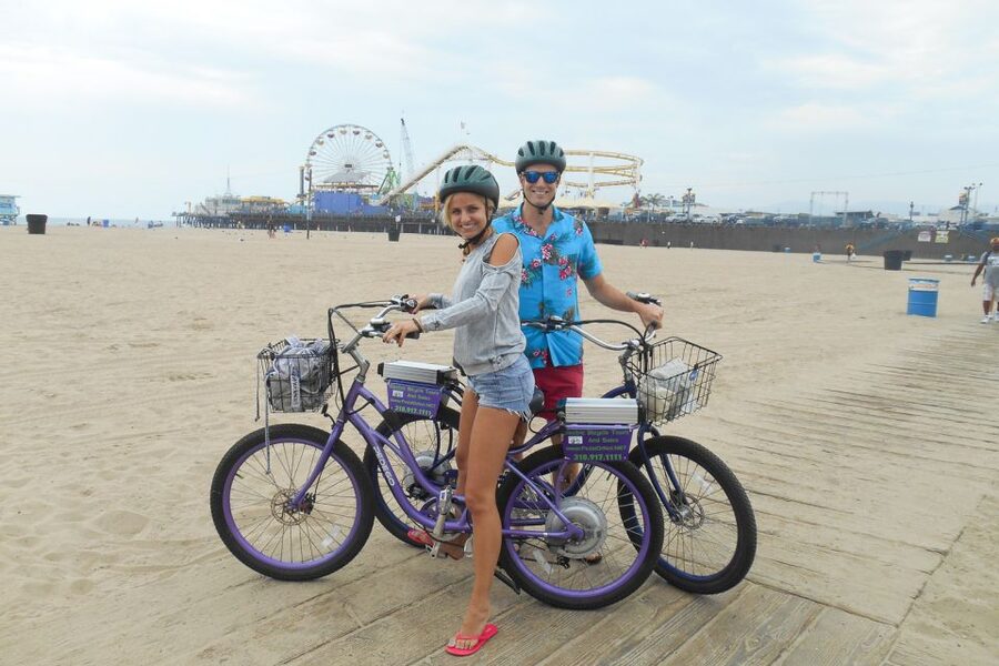 Los Angeles: Santa Monica and Venice eBike Tour - Venice First Glance: skatepark energy and the coast-to-boardwalk rhythm