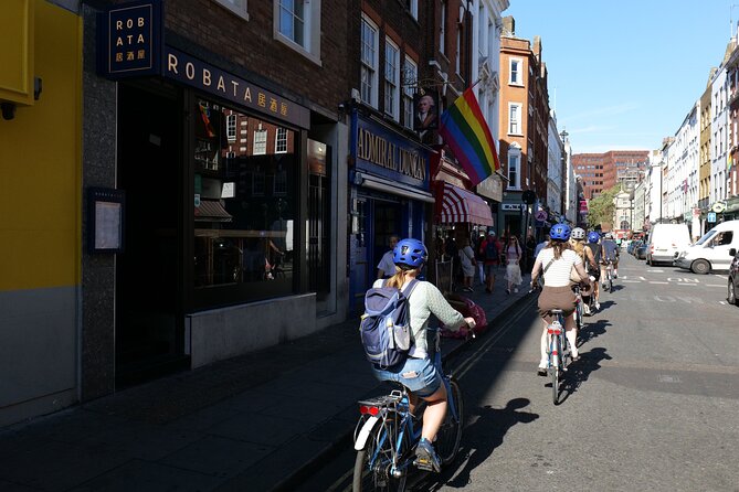 Love London Bike Tour - Soho, Carnaby Street, and the Swinging ’60s Walk-By Effect