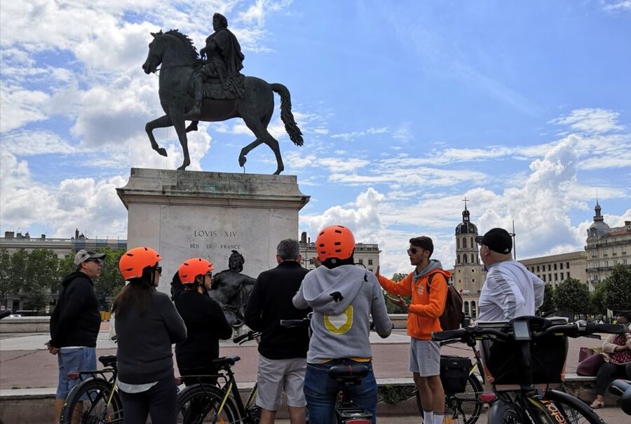Lyon: 2-Hour Electric Bike Tour with a Local Guide - Getting the e-bike and helmet fitted in the real world