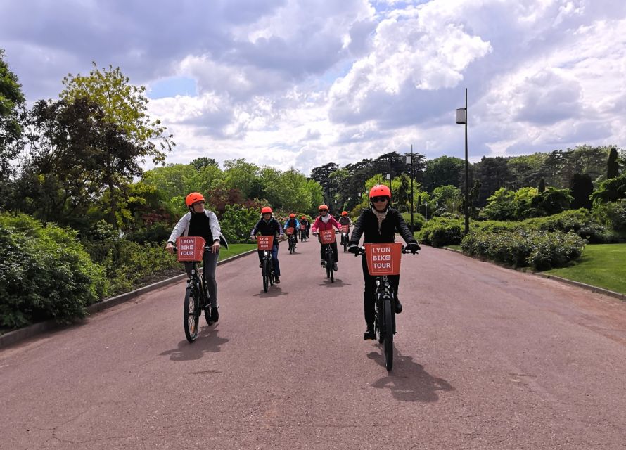 Lyon: 2-Hour Electric Bike Tour with a Local Guide - Fresque des Lyonnais and street art moments you can’t spot by accident