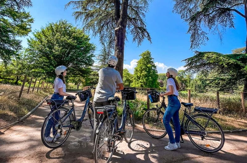 Lyon: Parc Tête d'Or eBike Tour - Back Along the Saône to Vieux-Lyon (UNESCO Streets)