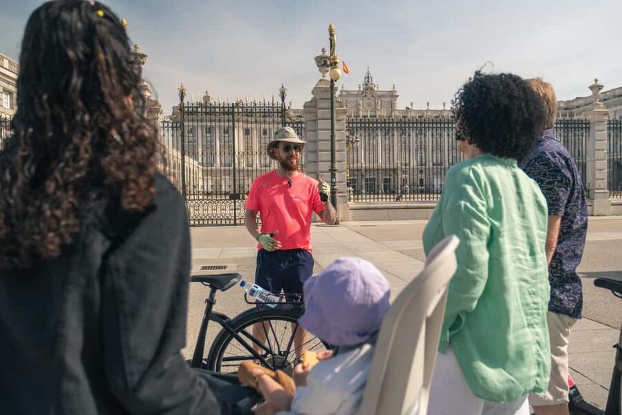 Madrid: 3 h. Guided Highlights Bike Tour with Optional Tapas - Plaza de la Villa and Mercado San Miguel: Where the City Gets Personal