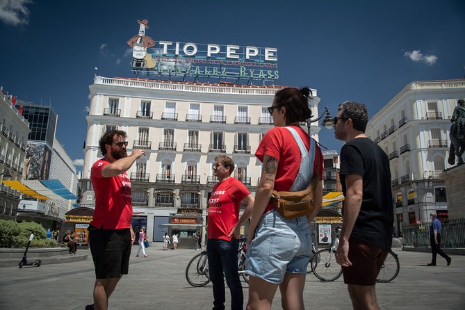Madrid: 3 hour Guided Highlights Bike Tour with Optional Tapas - Old Madrid layers: Plaza de la Villa and Mercado San Miguel