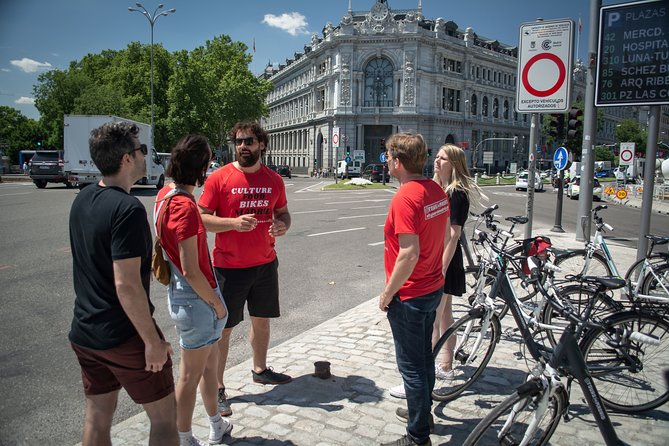 Madrid: 3 hour Guided Highlights Bike Tour with Optional Tapas - Guides make or break a bike tour: what you can expect from this crew