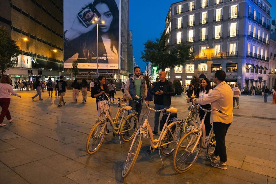 Madrid by Night: Vintage Bike Tour Highlights/Optional Tapas - Key highlights to look for