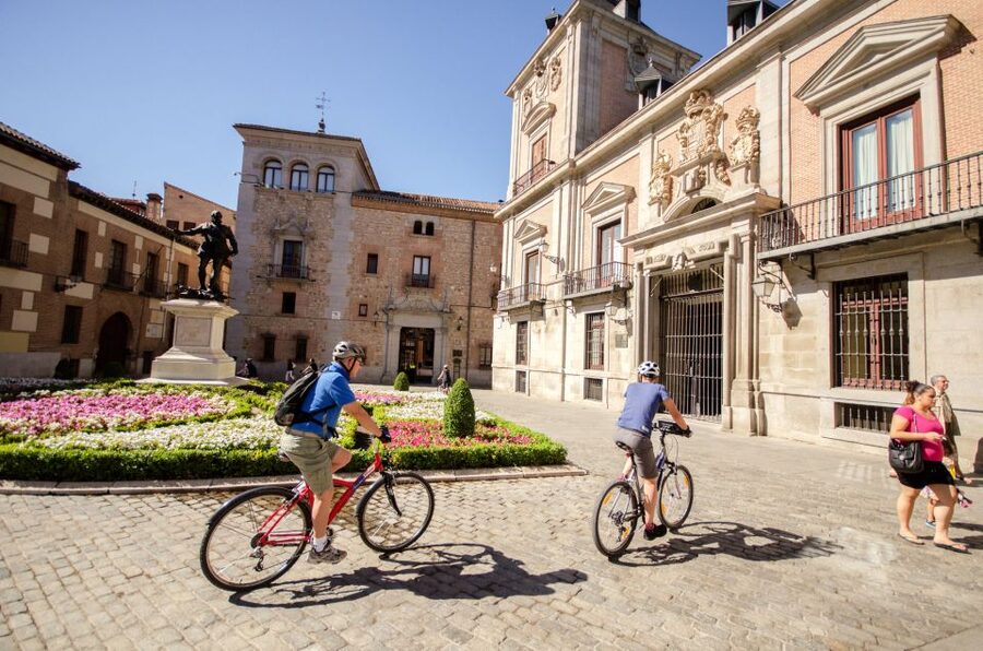 Madrid City Guided Bike/E-Bike Tour for Small Groups - Las Cortes to Retiro Park: the one climb that’s actually worth it