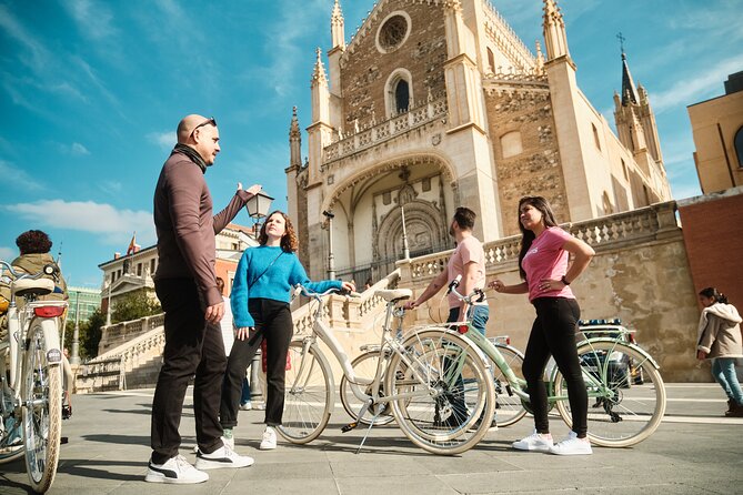 Madrid: City Highlights Guided Vintage Bike Tour - Key things that make this tour a great Madrid shortcut