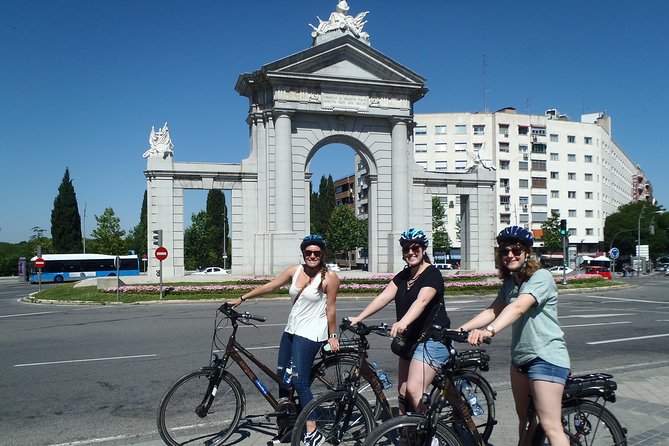 Madrid City Tour | Regular Bike or E-Bike | Reduced Groups - A 3-hour bike orbit of Madrid’s best-known neighborhoods
