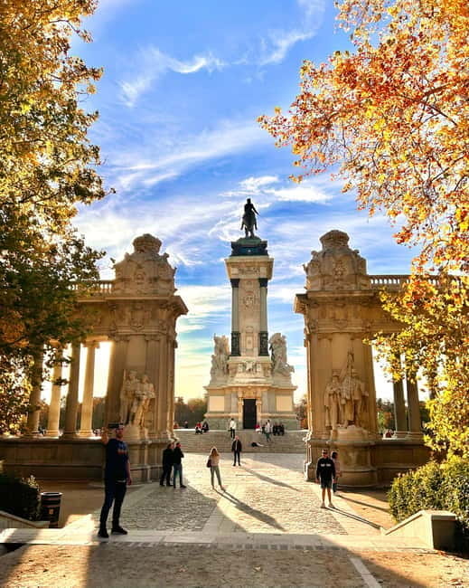 Madrid: Magic Retiro Park Bike Tour - Casita del Pescador and Montaña de los Gatos