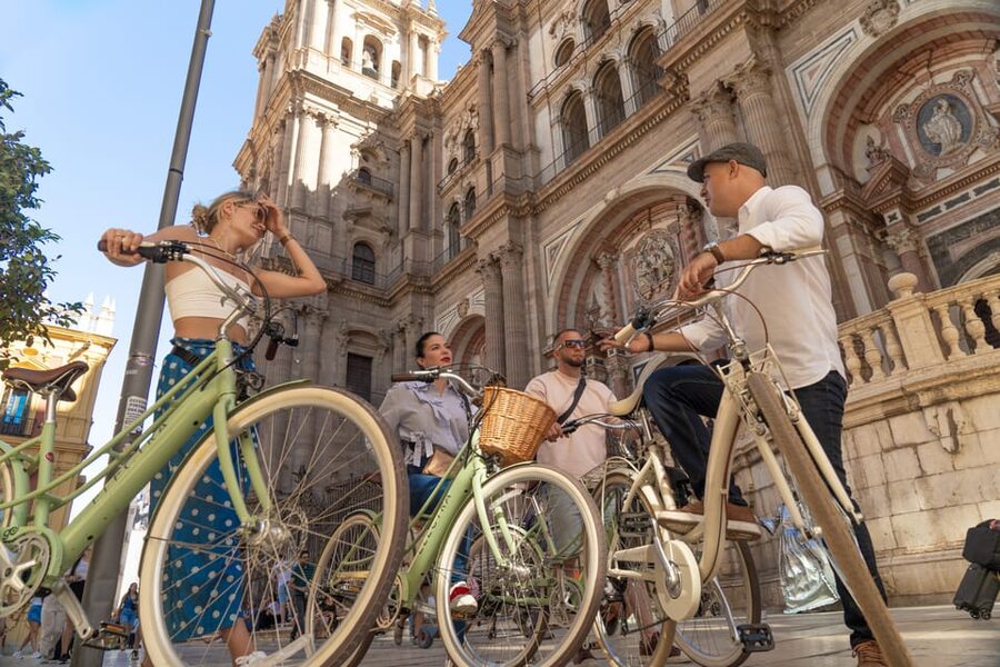 Málaga: Highlights, Hidden Gems and Coast Vintage Bike Tour - The 3-hour route: from Plaza de la Merced to the Port of Málaga