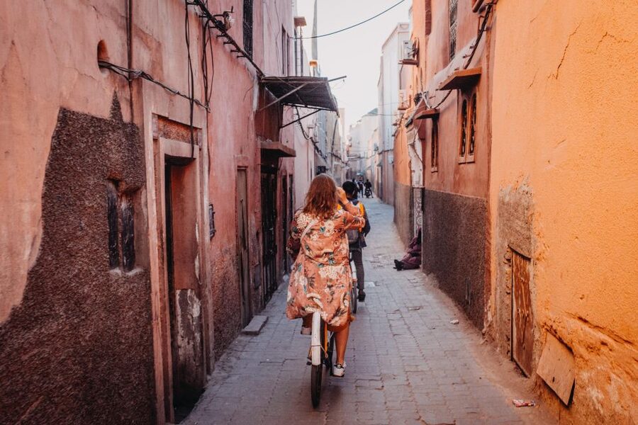 Marrakech: Cultural Bicycle Tour with Pastry and Tea - Koutoubia Mosque: one stop, lots of perspective