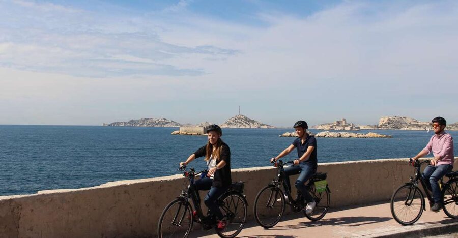 Marseille: E-bike Virtual Guided Tour - Notre-Dame de la Garde: the hill climb that earns the view