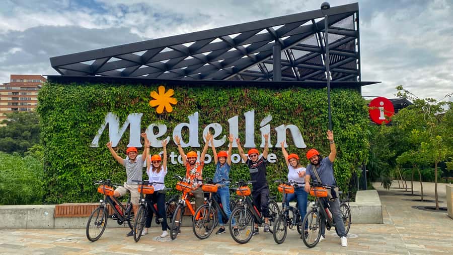 Medellín: History & Local Life Essentials Tour on an E-Bike - Why Medellín feels different from an e-bike