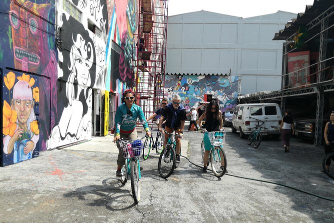 Mexico City: Art Naco, murals & street art bike tour - Start at Poray Bike Shop and get comfortable fast