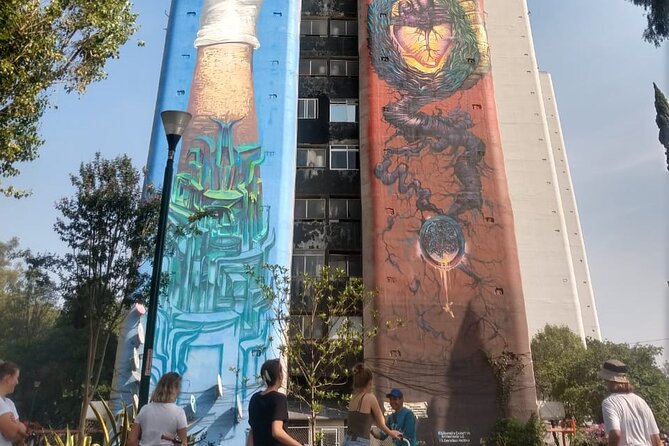 Mexico City: Art Naco, murals & street art bike tour - Real safety in traffic with two guides