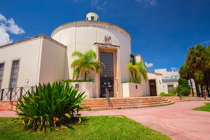 Miami Beach Art Deco & History Bike Tour with Design Enthusiast - Flamingo Park: why the residential side matters