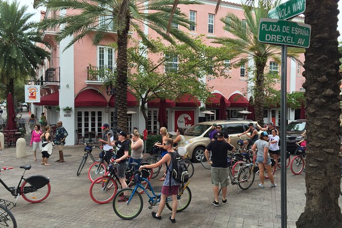Miami Beach Bike Tour - Lincoln Road and the Holocaust Memorial: meaningful stops without a detour