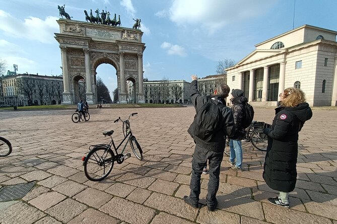 Milan: Bicycle Tour Live Tourist Guide 3 hours and half - Arco della Pace and Parco Sempione: a neoclassical pause