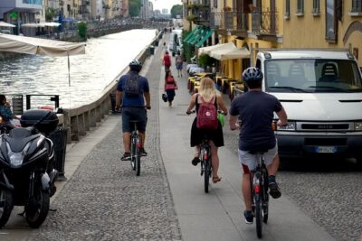 Milan: Bicycle Tour Live Tourist Guide 3 hours and half - Brera District: art-town Milan in miniature