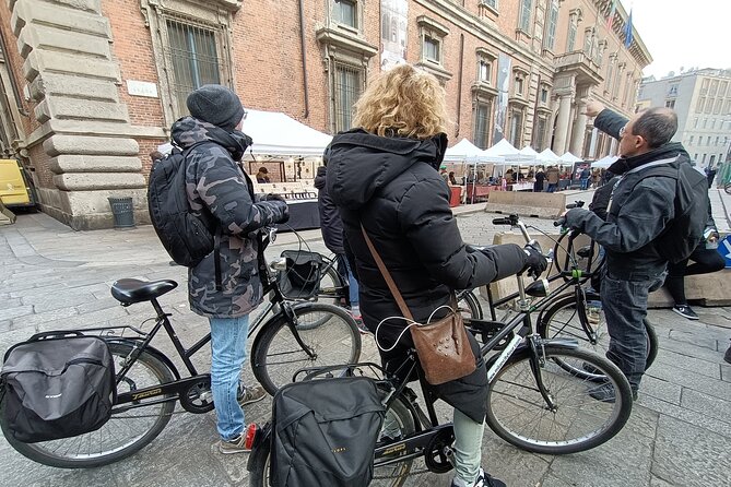 Milan: Bicycle Tour Live Tourist Guide 3 hours and half - Piazza Affari and Piazza Mercanti: business and medieval city power