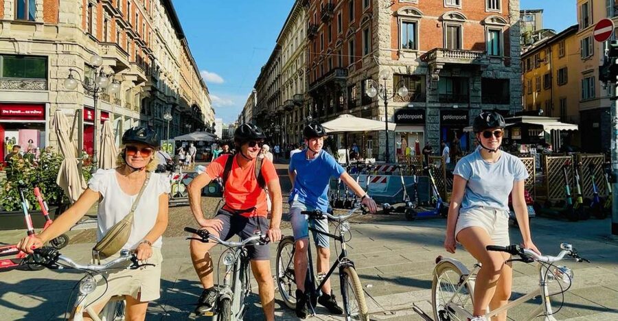 Milan: Bike tour of the city - Rossignoli bikes and the pacing that keeps you from feeling lost