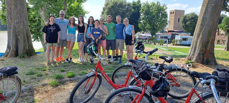 Milan: City Highlights Bike Tour - Via Falcone meeting point: easy start near the Duomo