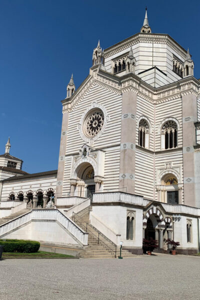Milan: City Highlights Bike Tour - Duomo, Galleria Vittorio Emanuele II, and the walk-and-look rhythm