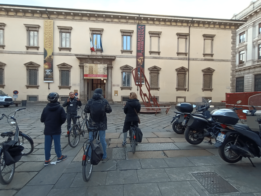 Milan: Guided Bike Tour - Mercanti Square, La Scala Square, and Galleria Vittorio Emanuele