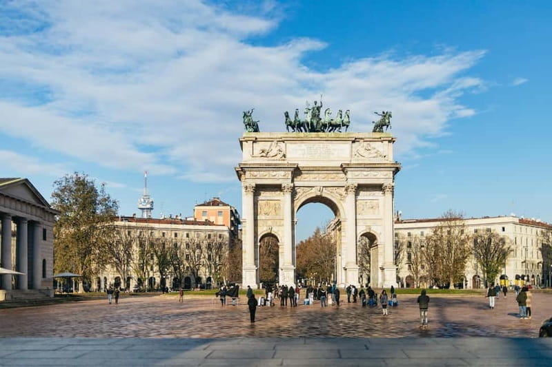 Milan: Hidden Gems Guided Bike Tour - Upscale residential Milan: near the center, away from the noise