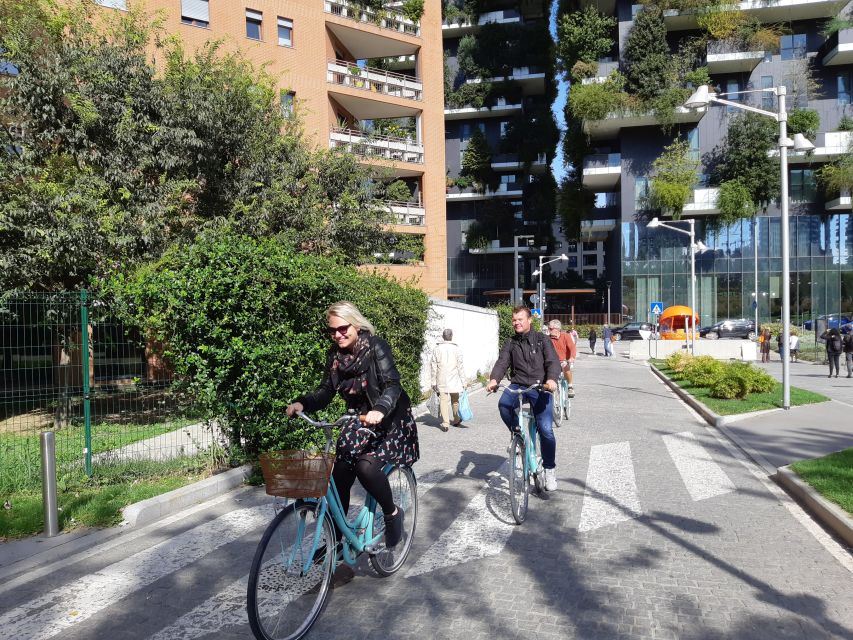 Milan: Highlights and Hidden Gems Guided Bike Tour - Duomo area to Palazzo Reale: seeing big architecture without big effort